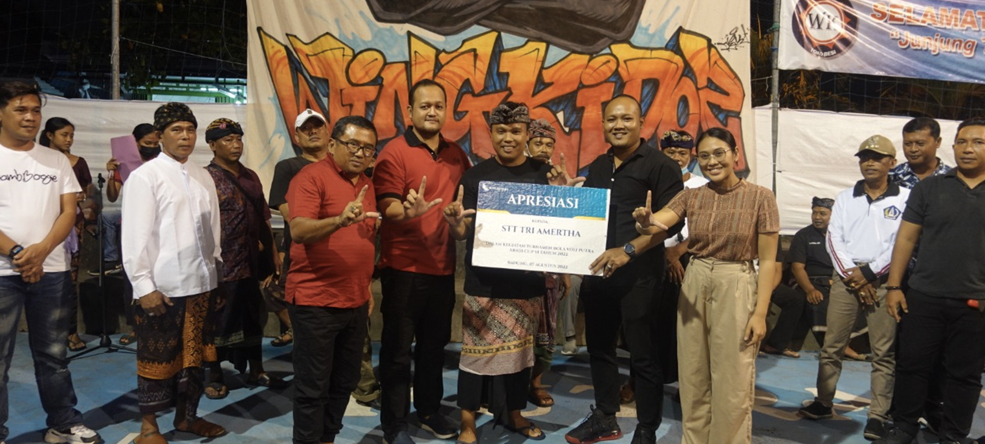 Wujudkan Solidaritas di Kalangan Pemuda Desa Adat, BPR Lestari Bali Dukung Kegiatan Lomba Volly STT Tri Amertha
